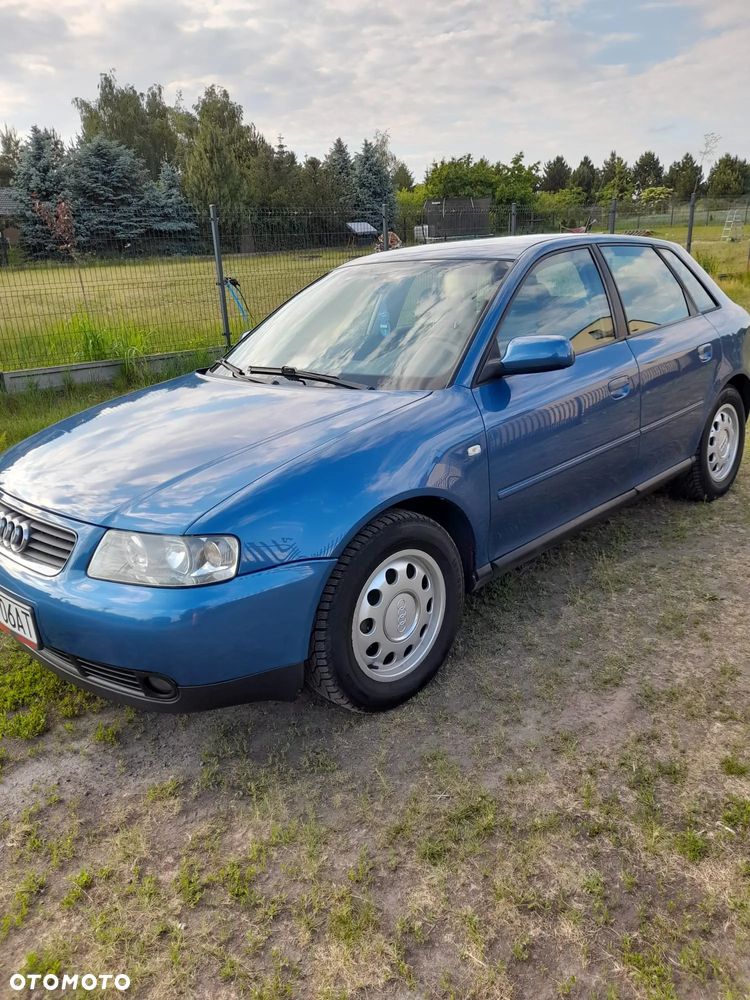 Audi A3 Sportback - 1