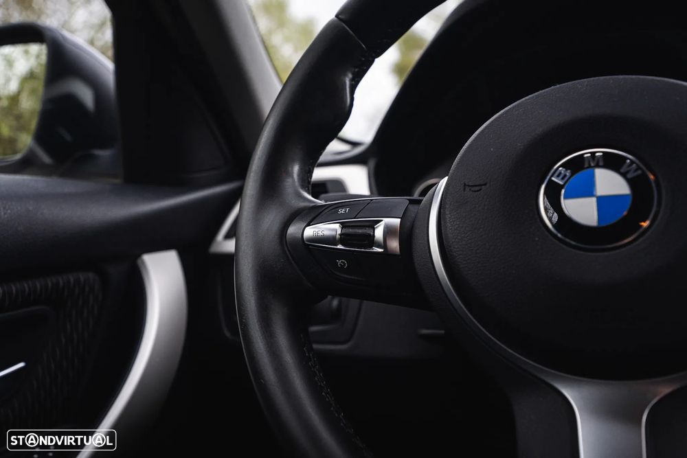 BMW 320 d Navigation Auto - 30