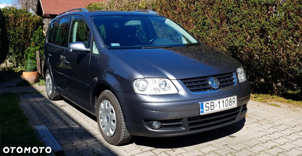 Volkswagen Touran 2.0 TDI Highline DSG - 1