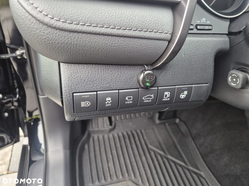 Toyota Camry 2.5 Hybrid Executive CVT - 29