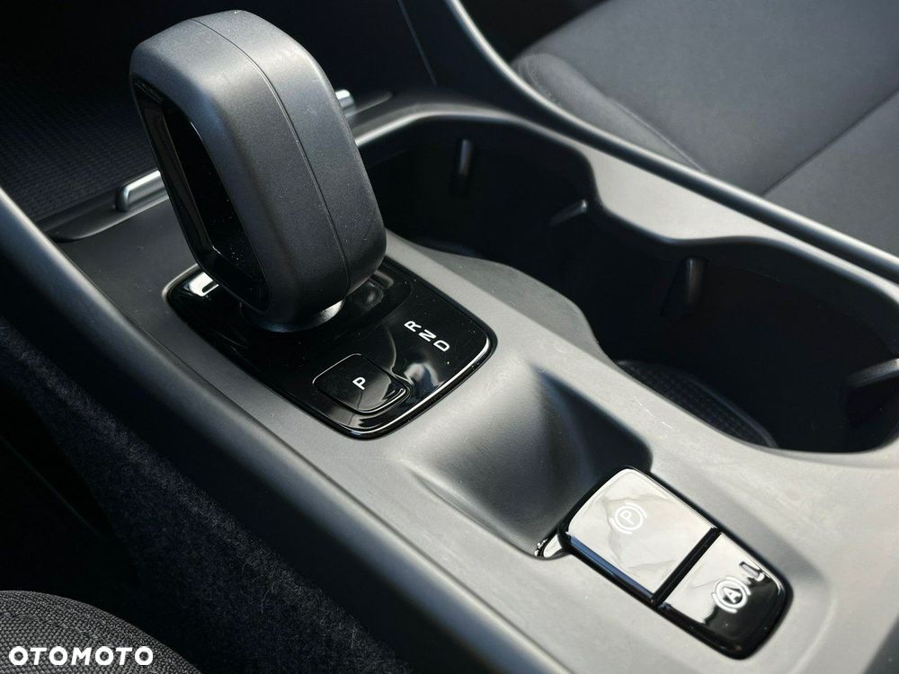 Volvo XC 40 T3 Momentum Pro - 22