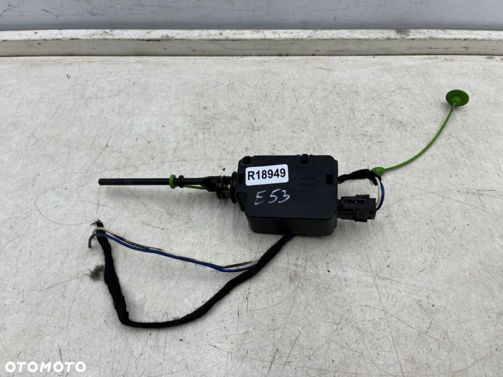 Siłownik klapki paliwa BMW X5 E53 99-06r. silniczek 8355056 - 1
