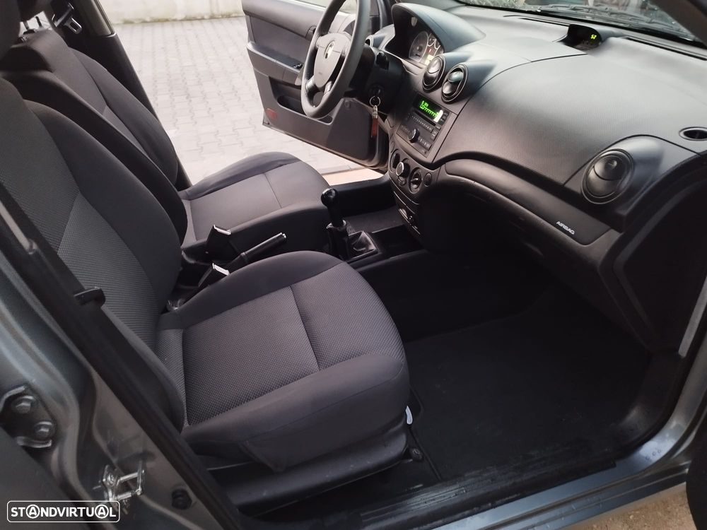 Chevrolet Aveo 1.2 LS - 23