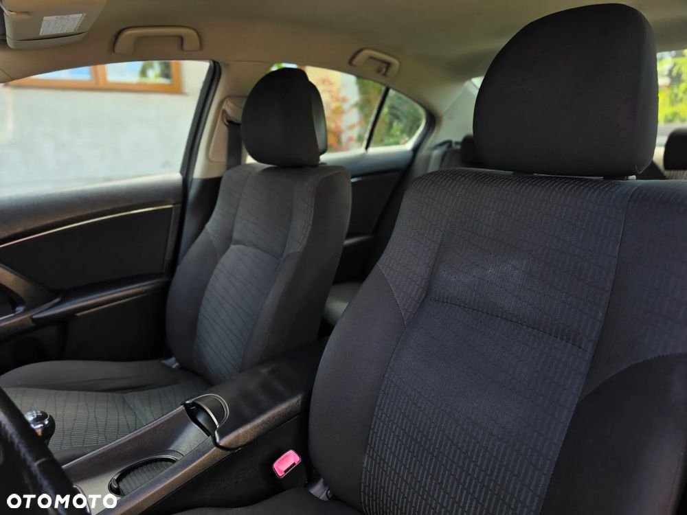 Toyota Avensis - 26