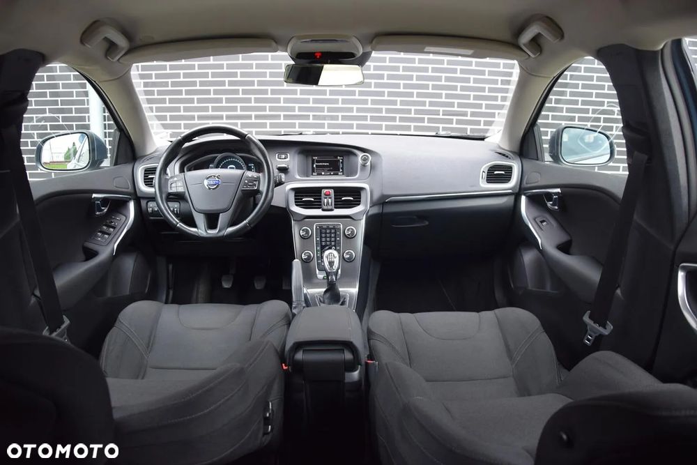 Volvo V40 D3 Summum - 8