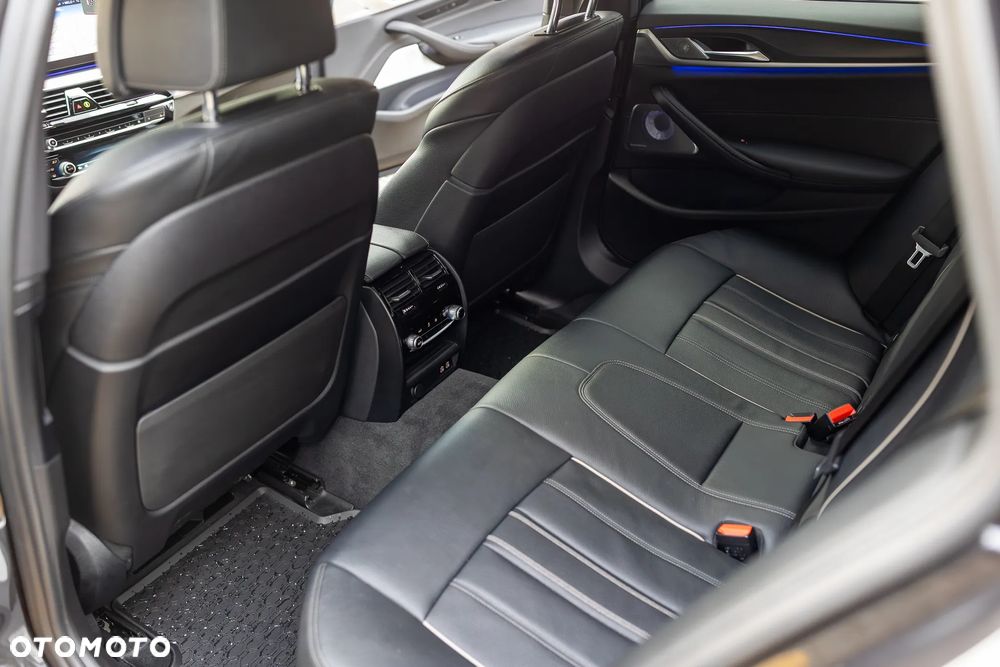 BMW Seria 5 520d M Sport sport - 6