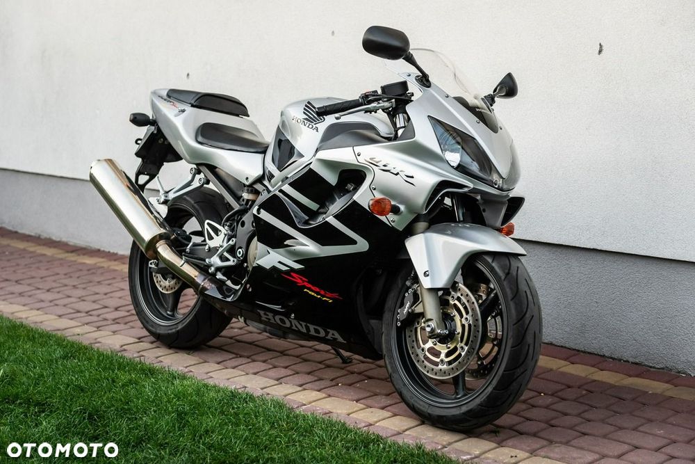 Honda CBR - 1