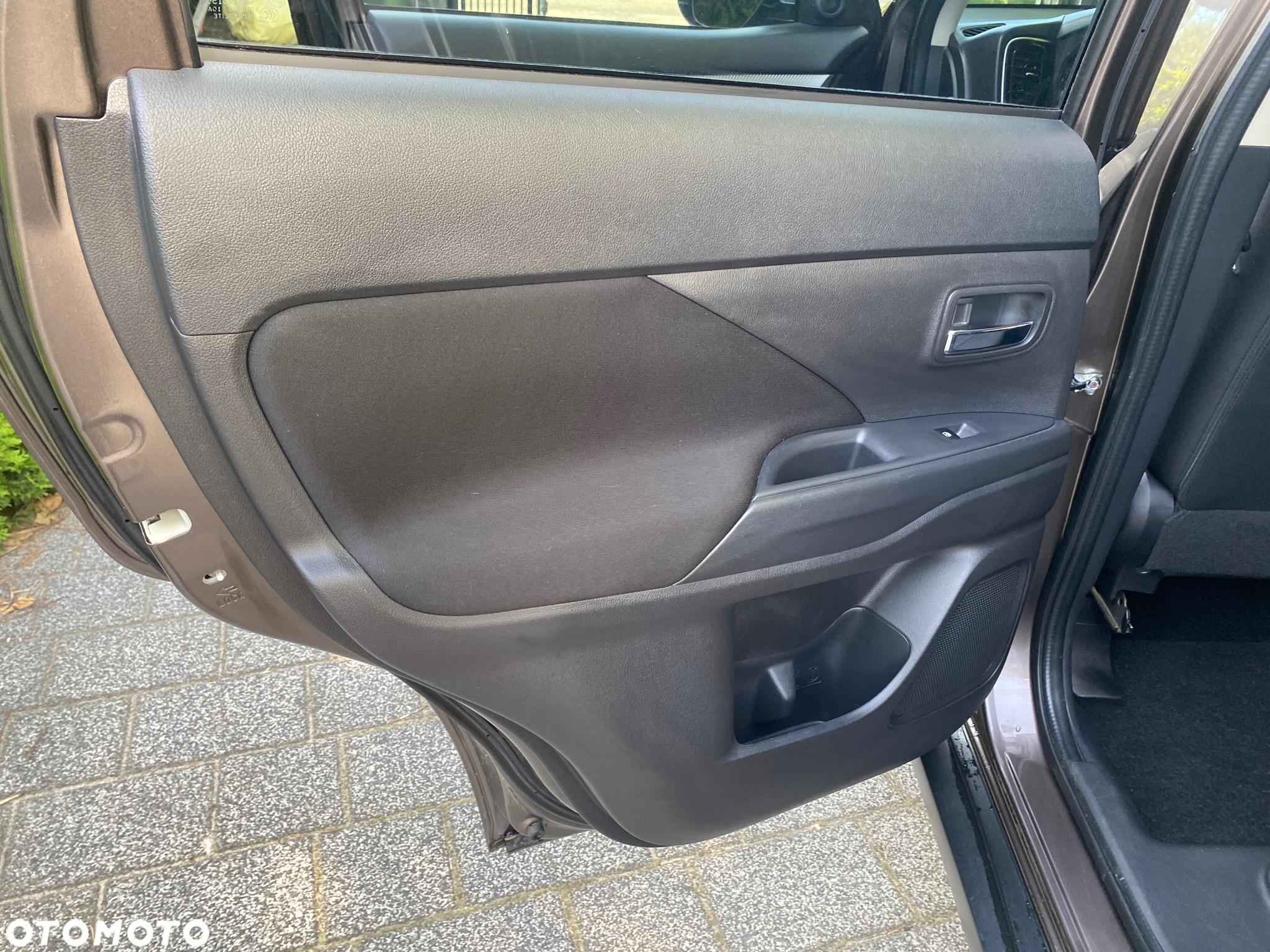 Mitsubishi Outlander 2.0 2WD CVT Active+ - 27