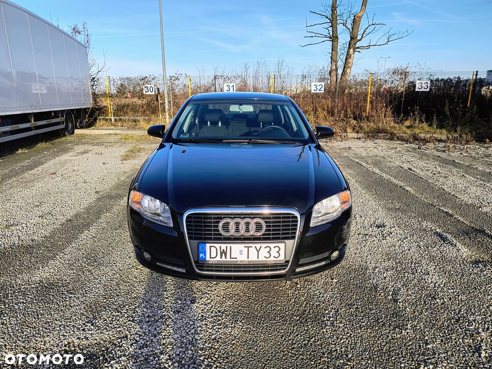 Audi A4 Limousine - 1