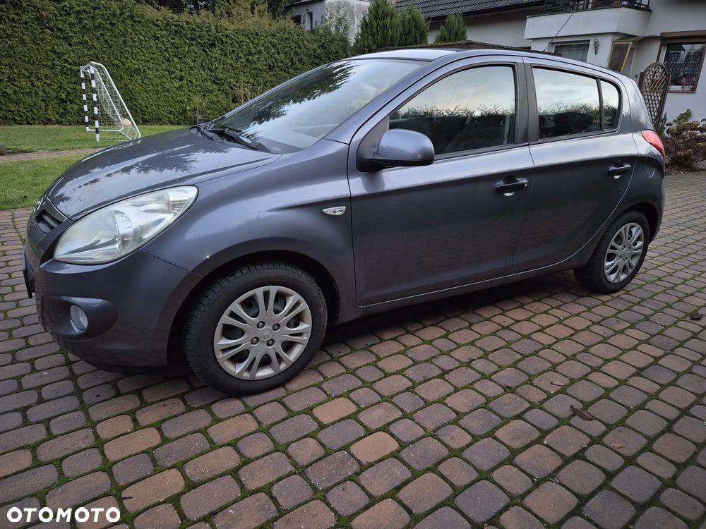 Hyundai i20 1.2 Classic + - 6