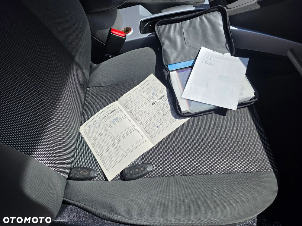 Ford Kuga - 39