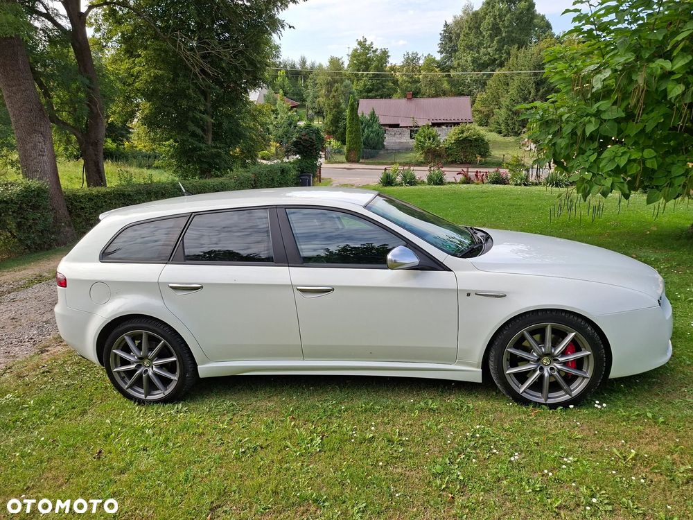 Alfa Romeo 159 2010 photo 2