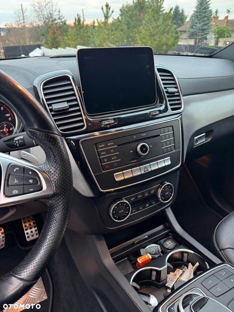 Mercedes-Benz GLS - 10