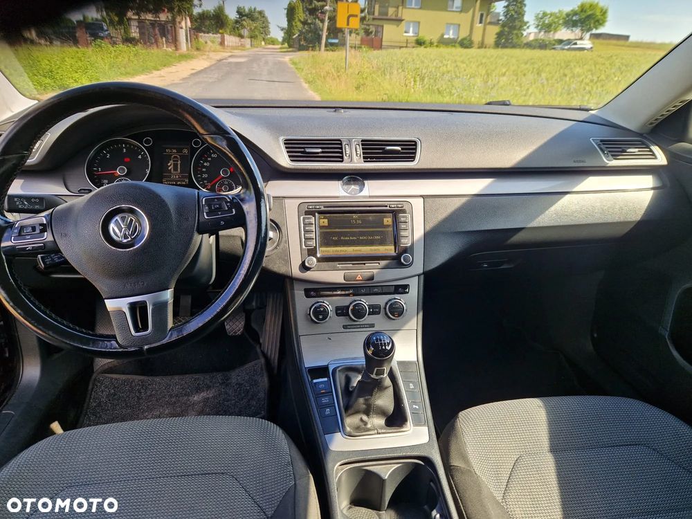 Volkswagen Passat 1.6 TDI BlueMotion Technology Comfortline - 8