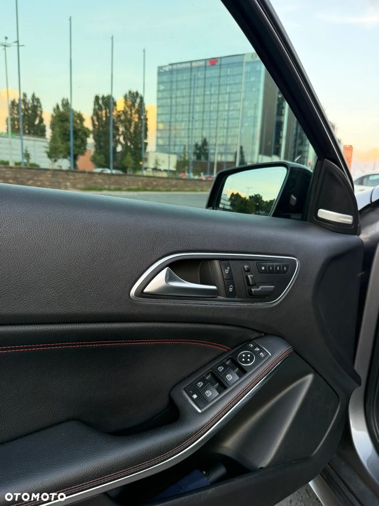 Mercedes-Benz Klasa A 250 7G-DCT AMG Line - 12