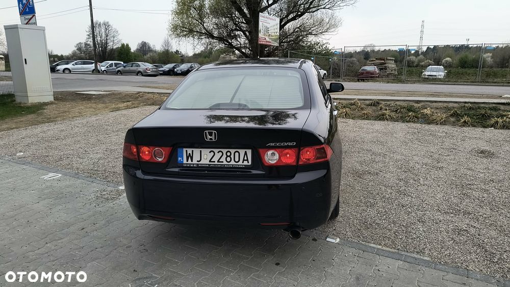 Honda Accord 2.0 Executive - 8