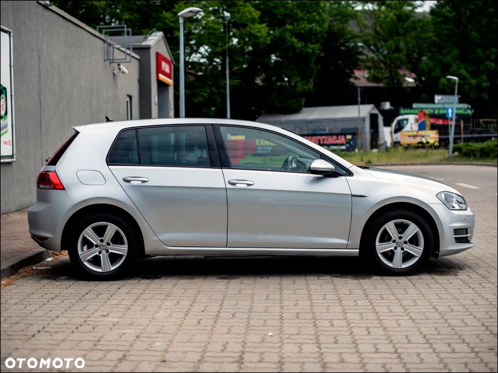 Volkswagen Golf - 5