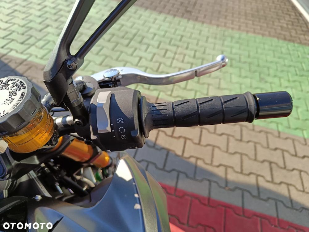 Kawasaki Z - 12