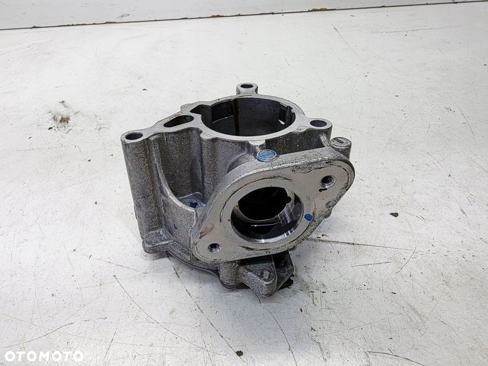 POMPA VACUM OBUDOWA AUDI A4 B9 A5 Q5 FY 1.8 2.0 TFSI 06K145100BB - 4