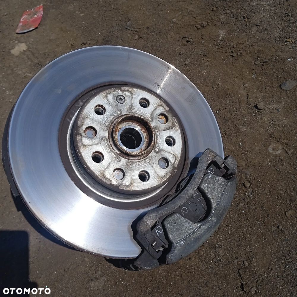 Zwrotnica prawa golf VIII 5WA407258A - 2