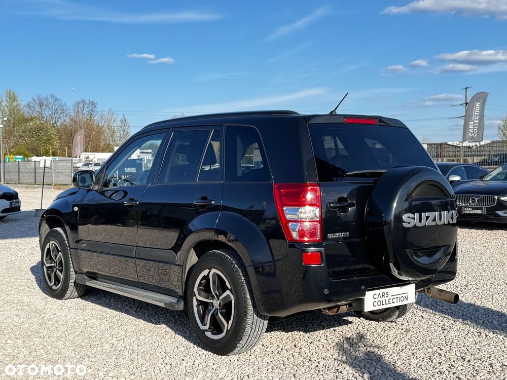 Suzuki Grand Vitara 2.0 Comfort + - 6