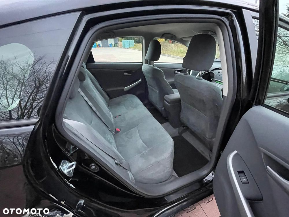 Toyota Prius (Hybrid) Comfort - 14