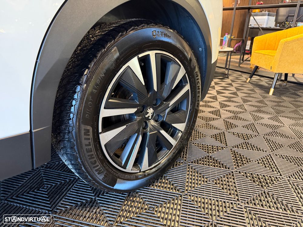 Peugeot e-2008 GT Pack - 12