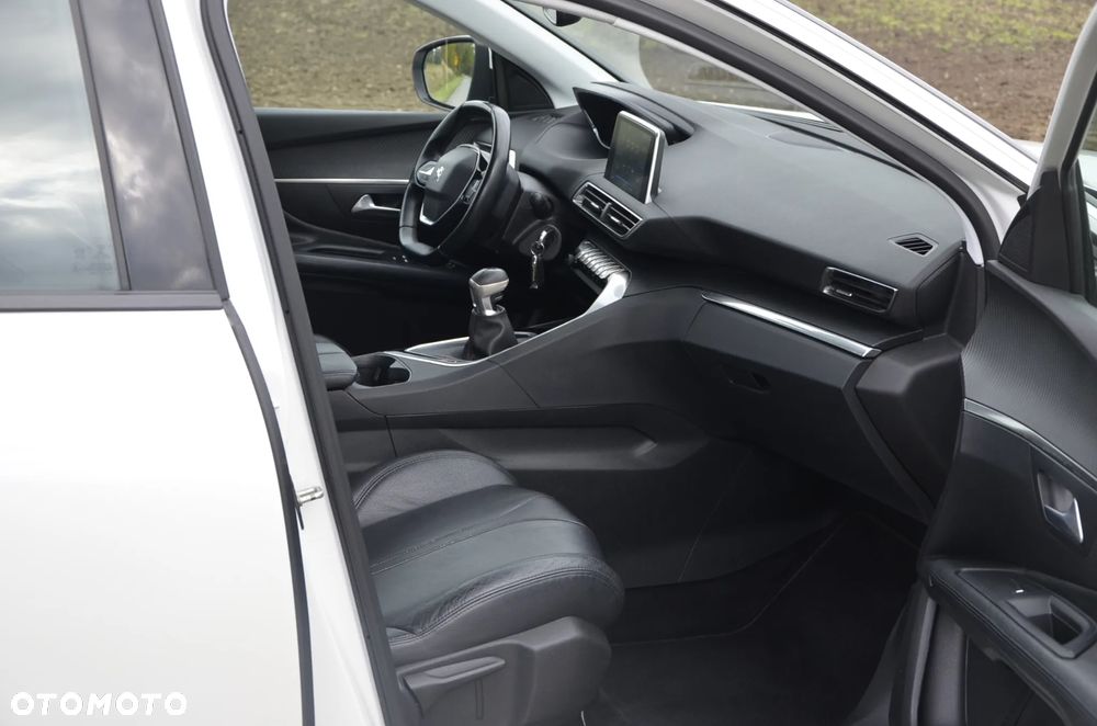Peugeot 3008 - 24
