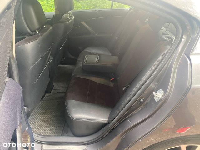 Toyota Avensis 1.8 Premium - 10
