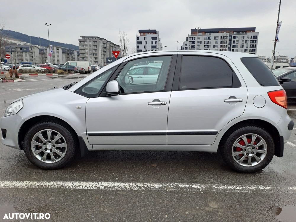 Suzuki SX4 1.6L 2WD GS - 2