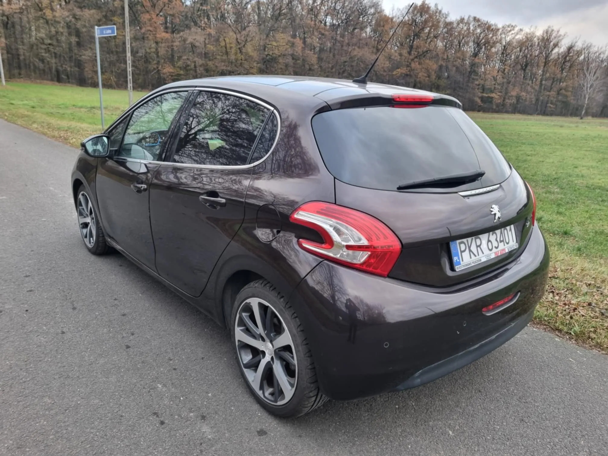 Peugeot 208 - 4