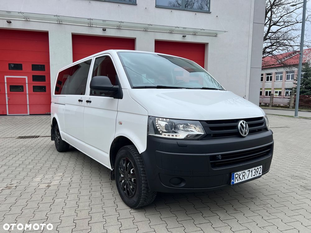 Volkswagen Caravelle - 1