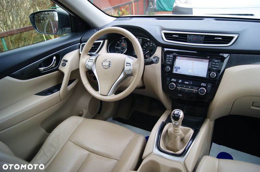 Nissan X-Trail 2.0 dCi Tekna 4WD 7os - 27