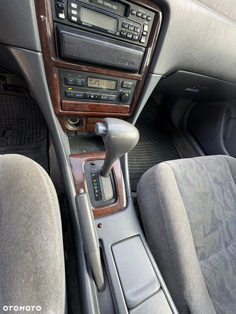 Toyota Camry - 5