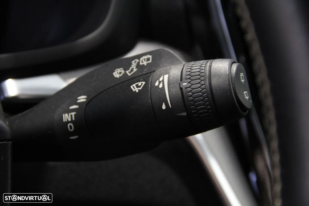 Volvo V60 2.0 D4 R-Design Geartronic - 22