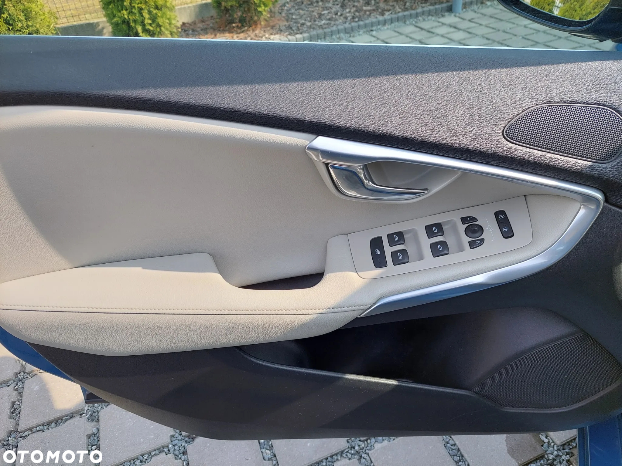 Volvo V40 D4 Drive-E Momentum - 16