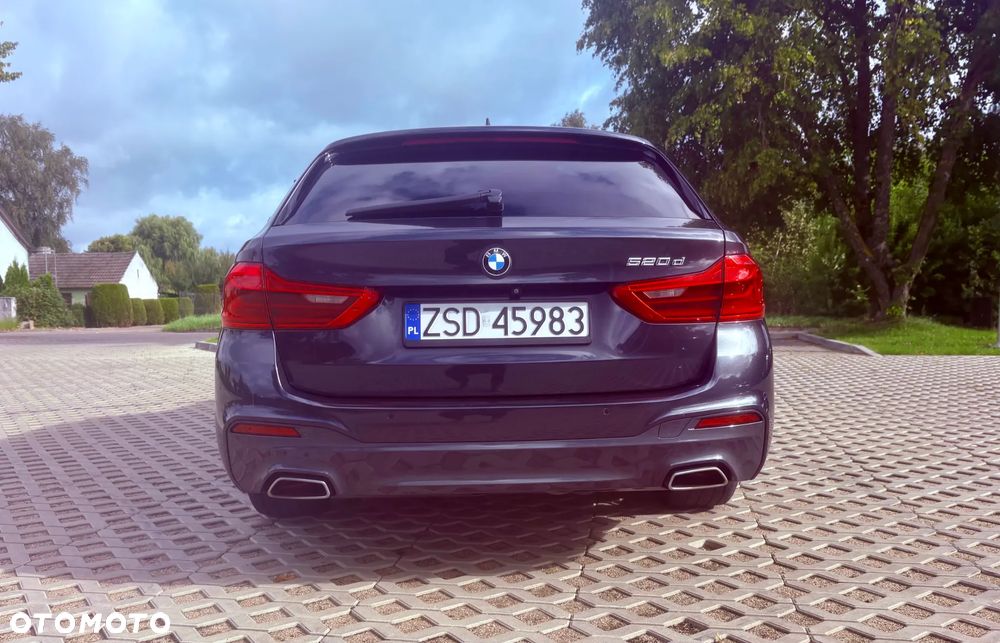 BMW Seria 5 520d M Sport - 4