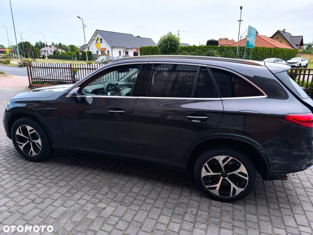 Mercedes-Benz GLC 300 e 4Matic 9G-TRONIC Edition Avantgarde - 7