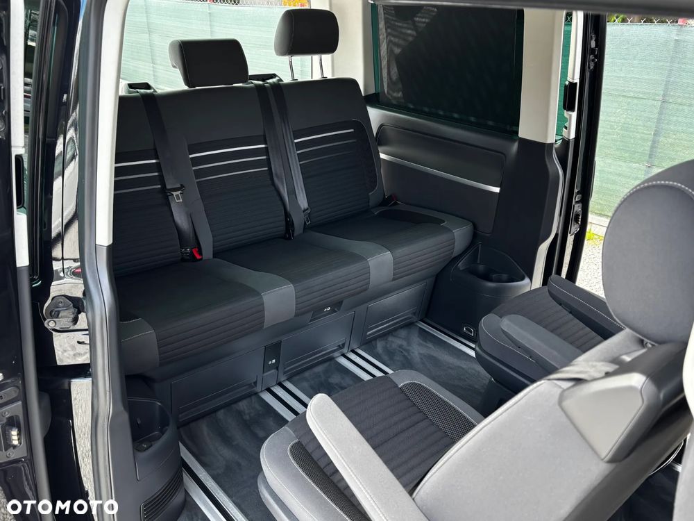 Volkswagen Multivan - 21