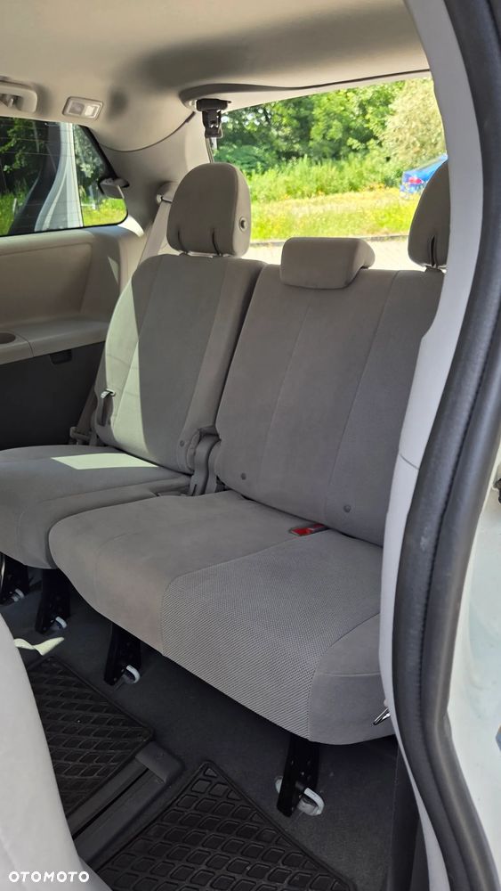 Toyota Sienna - 31