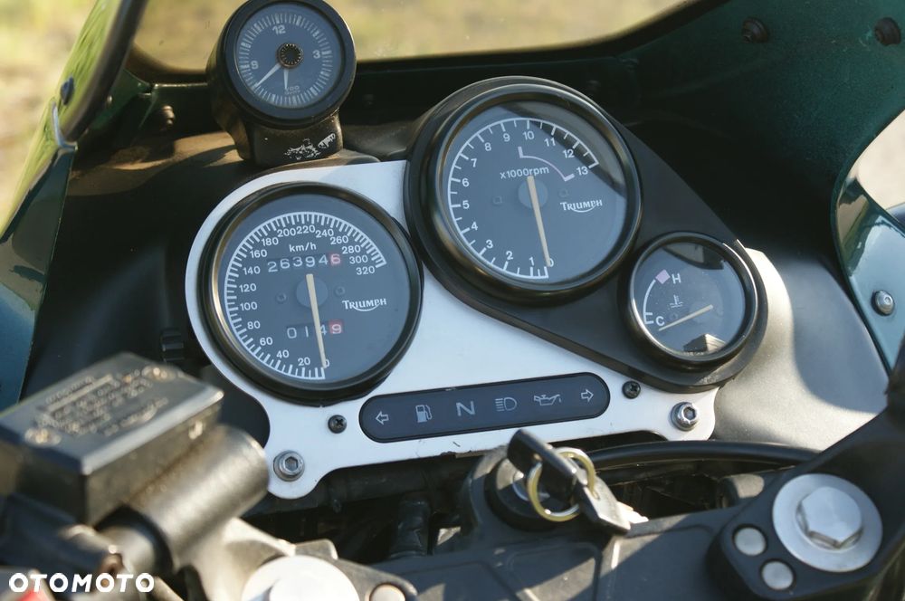 Triumph Trident - 13