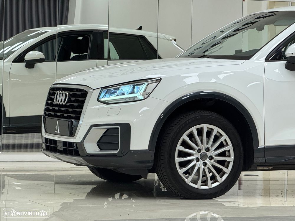 Audi Q2 30 TDI Design S tronic - 8