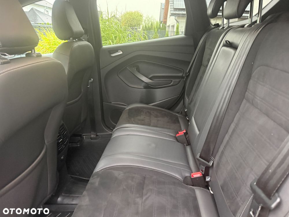 Ford Kuga 2.0 TDCi AWD ST-Line - 19