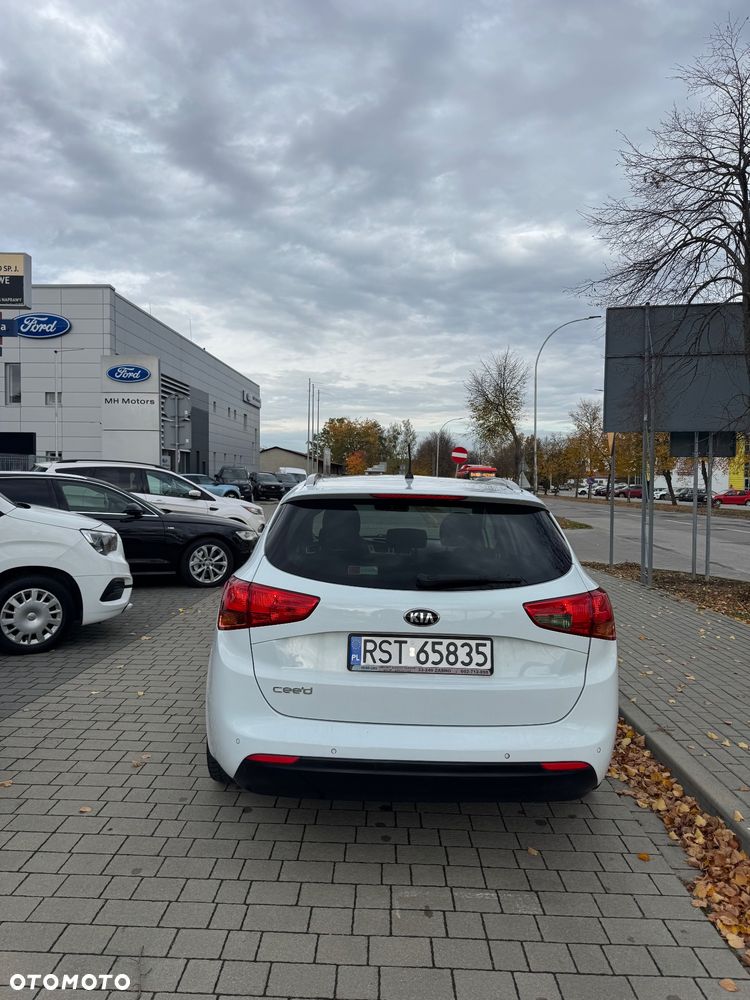 Kia Ceed - 6