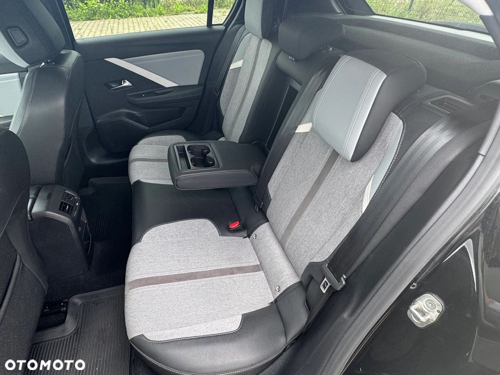 Opel Astra 1.2 T Elegance S&S - 13