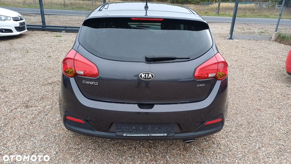 Kia Ceed - 4