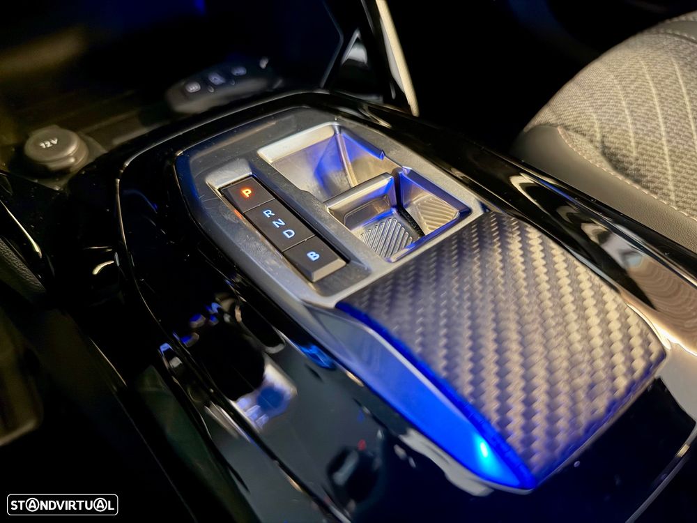 Peugeot e-2008 Allure - 4