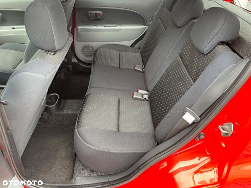 Daihatsu Sirion 1.0 - 15