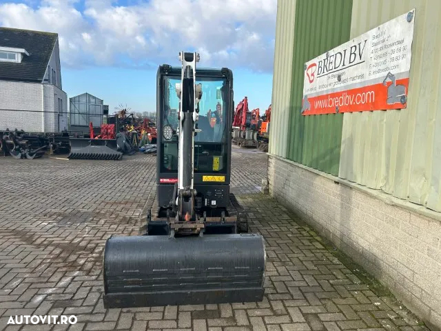 Bobcat E20 - 10