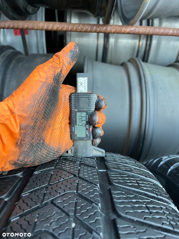 235 50 19 Pirelli Scorpion Winter 103 H XL 2szt opony zimowe - 3